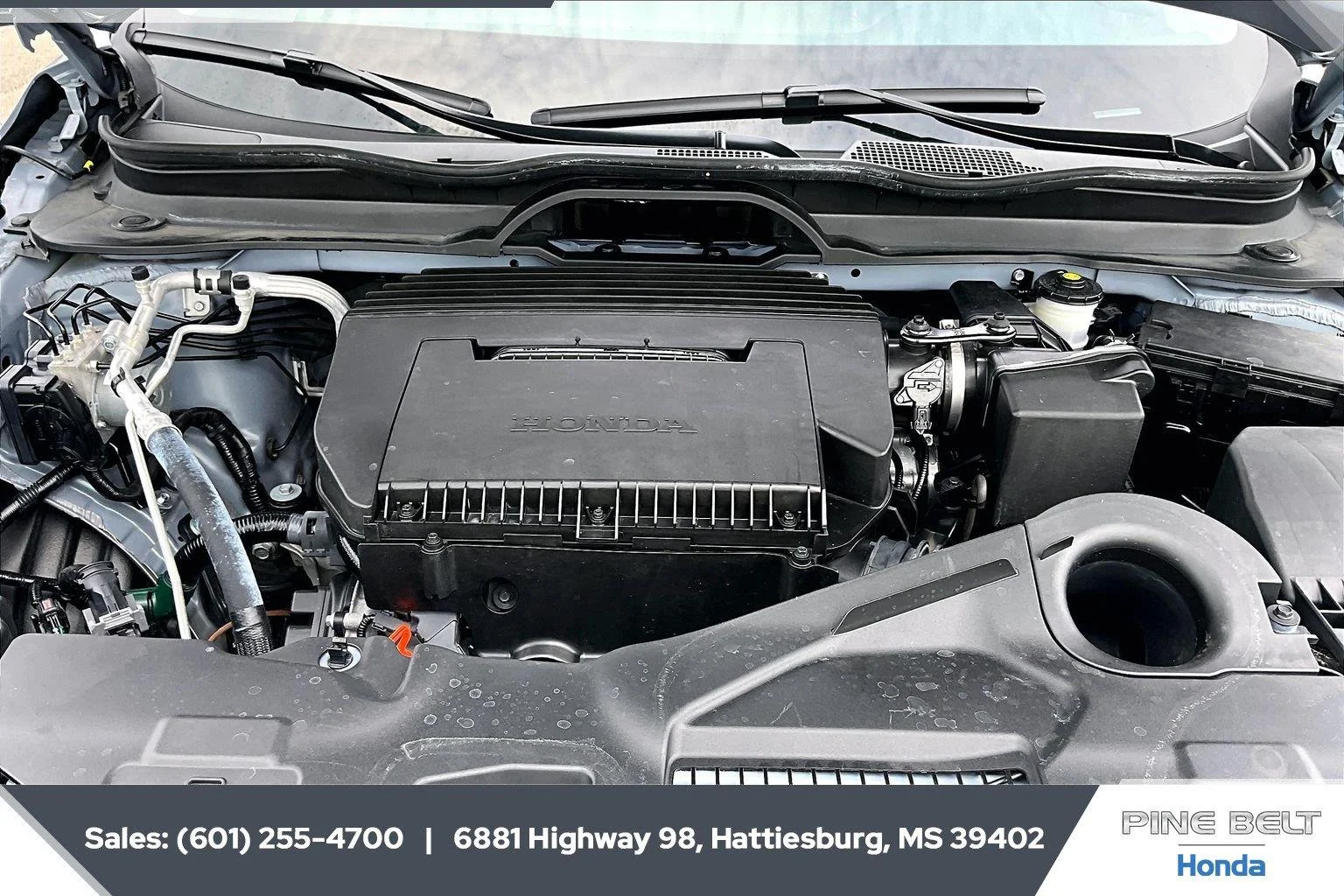 Used 2024 Sonic Gray Pearl Honda Touring image 8