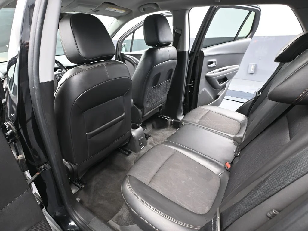 Used 2020 Black Chevrolet LT image 32