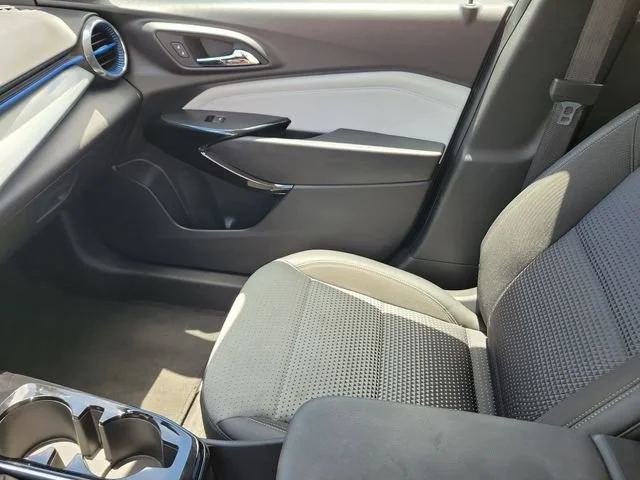 2025 Chevrolet Trax LT - Photo 31