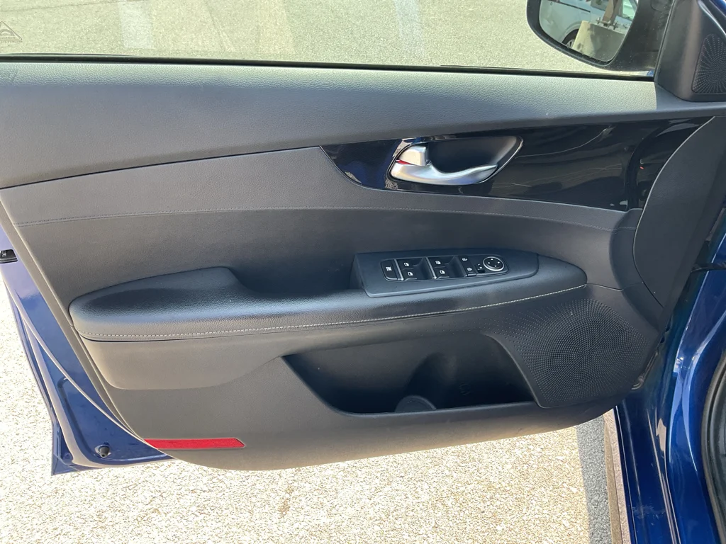 Used 2020 Deep Sea Blue Kia GT-Line image 21