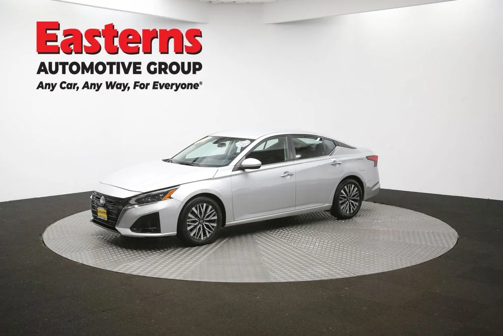 Used 2023 Silver Nissan 2.5 SV image 56