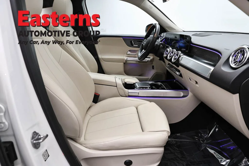 Used 2021 White Mercedes-Benz GLB 250 image 27