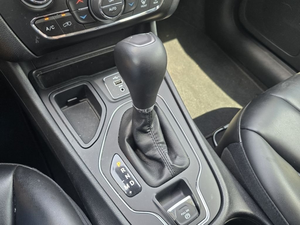 Used 2019 Black Jeep Latitude Plus image 26