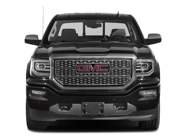 Used 2018 White Frost Tricoat GMC Denali image 7