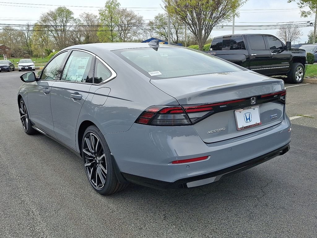 New 2026 Urban Gray Pearl Honda Touring Hybrid image 3