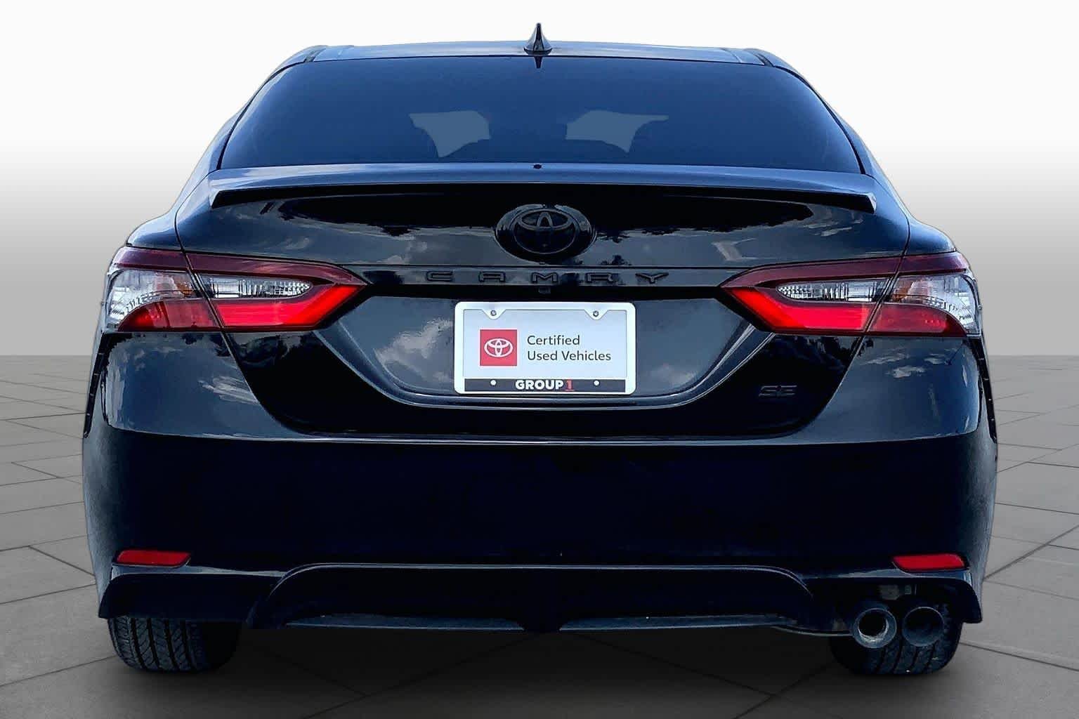 Used 2022 Midnight Black Metallic Toyota SE image 5