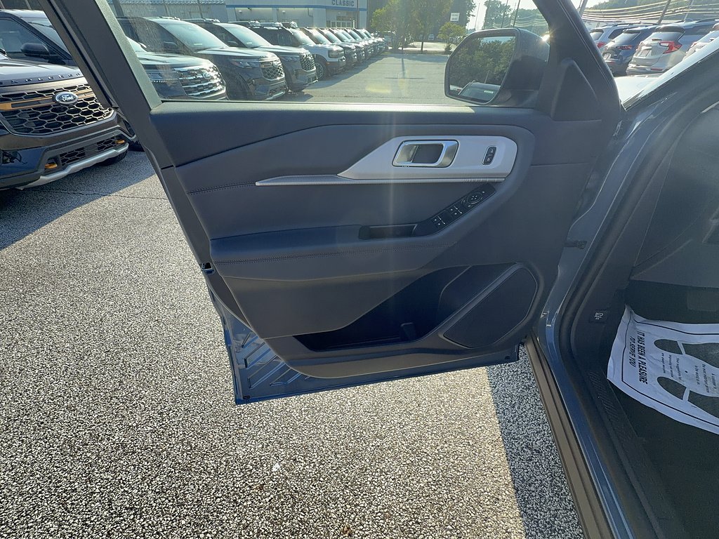 New 2026 Vapor Blue Metallic Ford Active image 10
