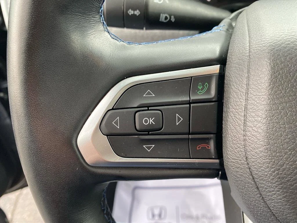 Used 2022 Granite Crystal Metallic Clearcoat Jeep Latitude image 20