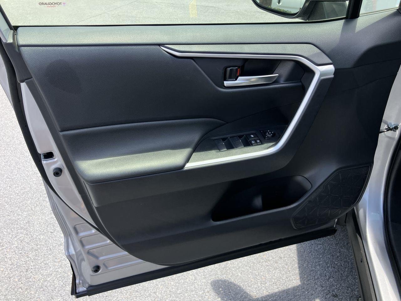 Used 2024 Silver (Silver Sky Metallic) Toyota Hybrid SE AWD image 14