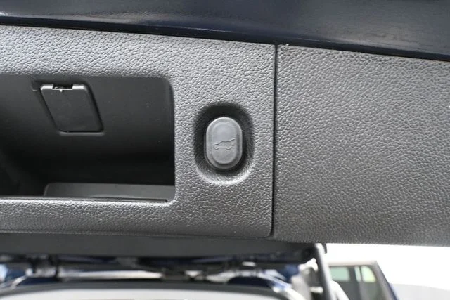 2020 GMC Yukon Denali - Photo 50