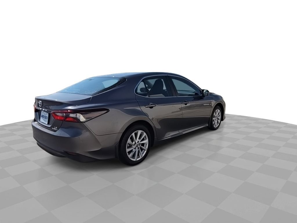 2023 Toyota Camry LE - Photo 8