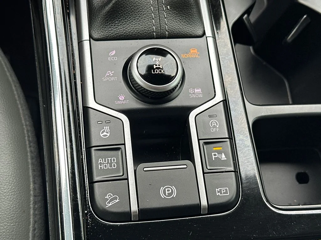 Used 2024 White Kia X-Line SX Prestige image 32