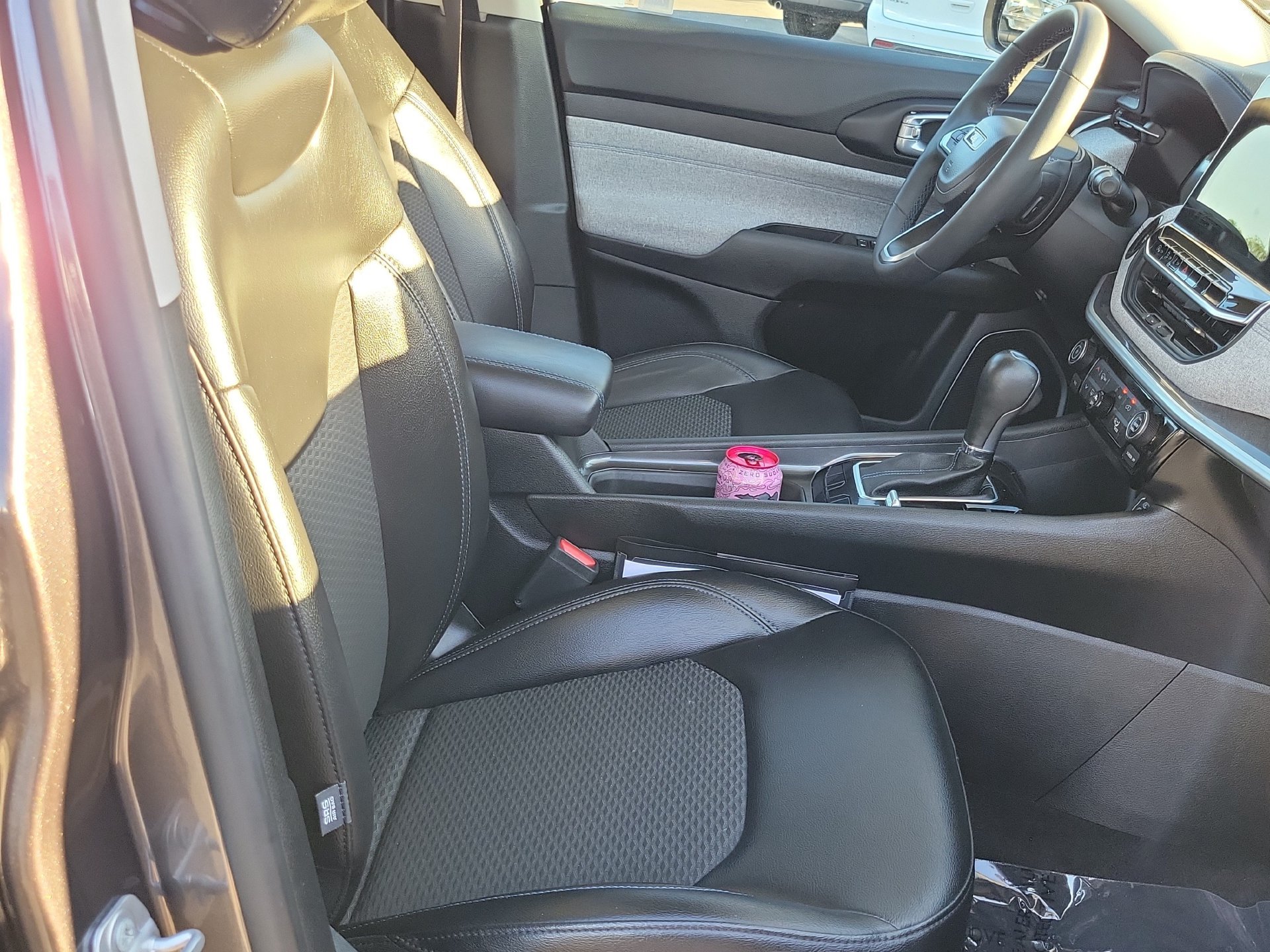 Certified Used 2022 Gray Jeep Latitude image 19