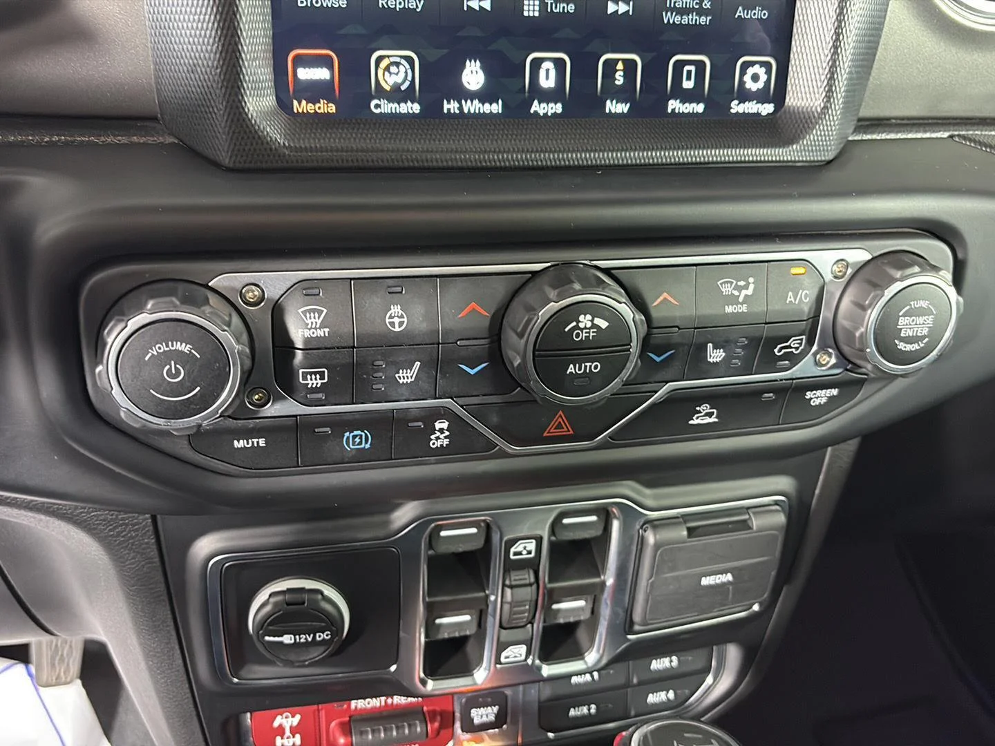 Used 2023 Sting-Gray Clearcoat Jeep Rubicon image 39