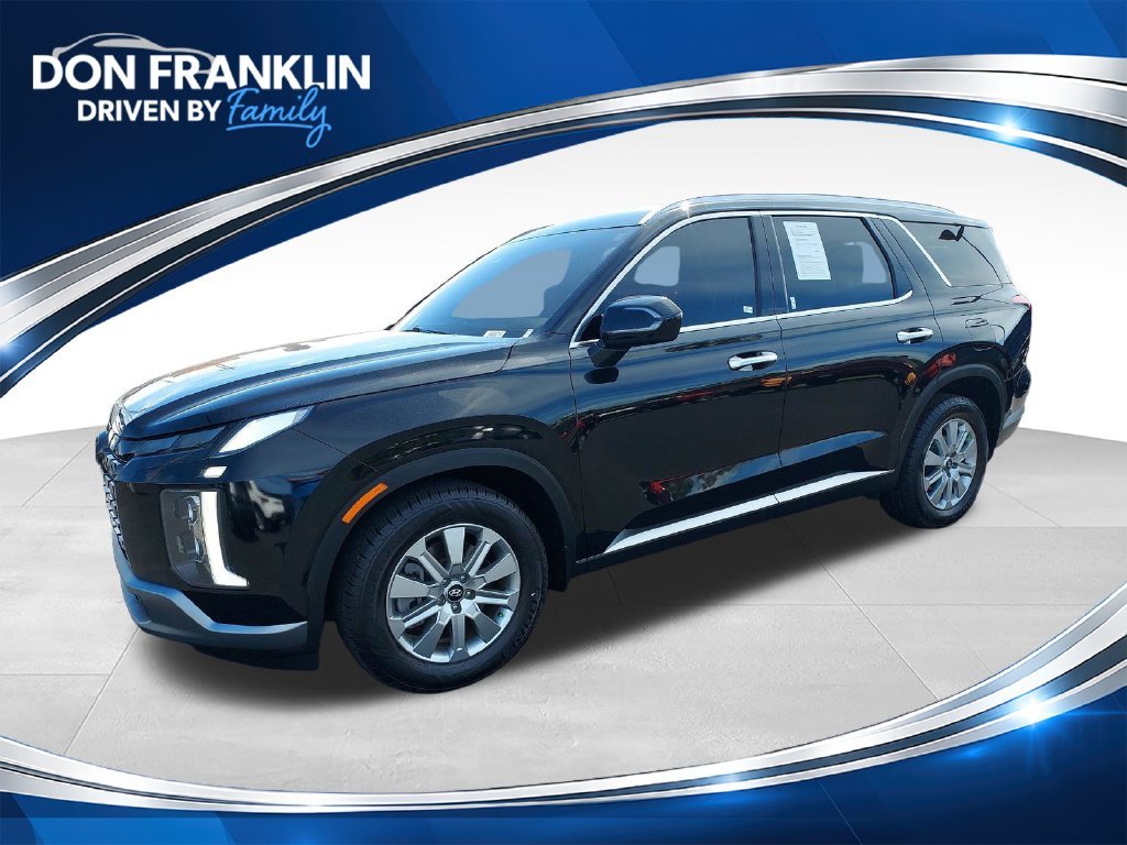 Used 2023 Black Hyundai SEL image 1