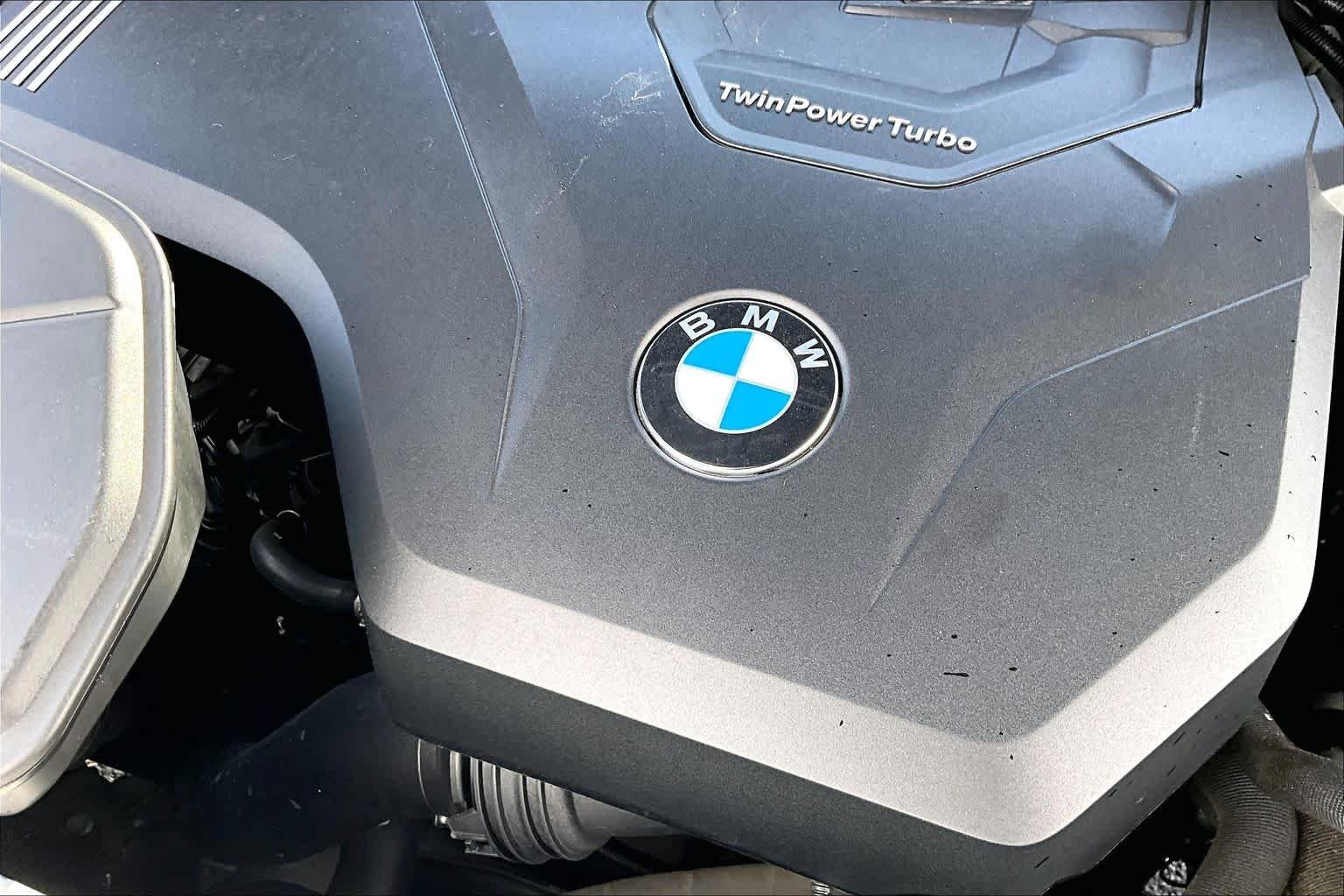Used 2021 Phytonic Blue Metallic BMW sDrive30i image 33