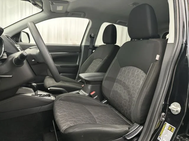Used 2022  Mitsubishi 2.0 SE image 16