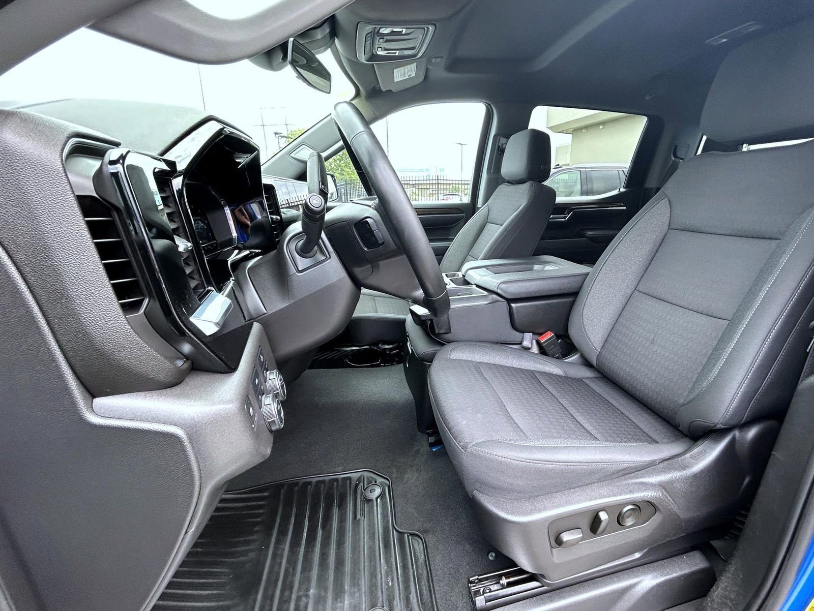 2023 Chevrolet Silverado 1500 RST - Photo 10