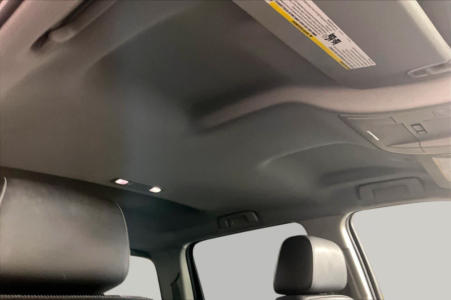 Used 2018 RED QUARTZ TINTCOAT GMC SLT image 14