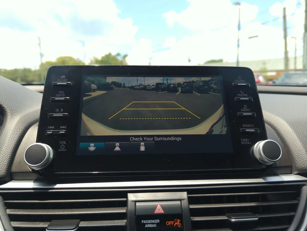 Used 2018  Honda Sport image 26