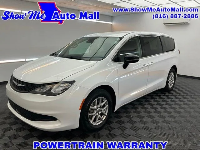 2024 Chrysler Voyager LX's photo