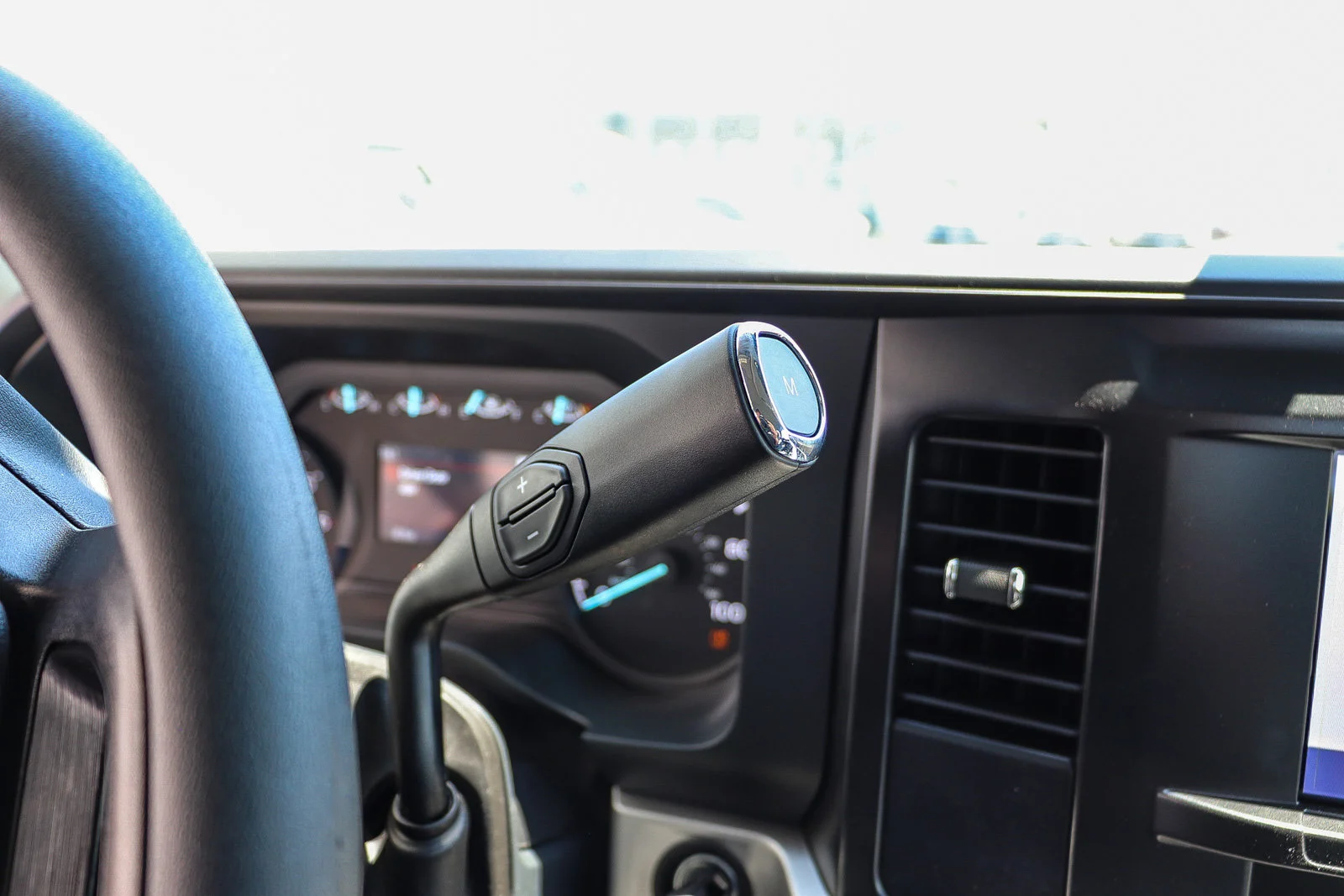 New 2026 Oxford White Ford F-250® XL image 23