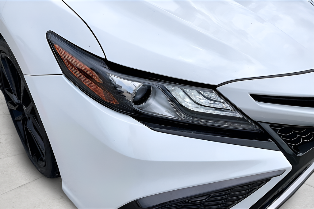 Used 2022 White Toyota XSE V6 image 29