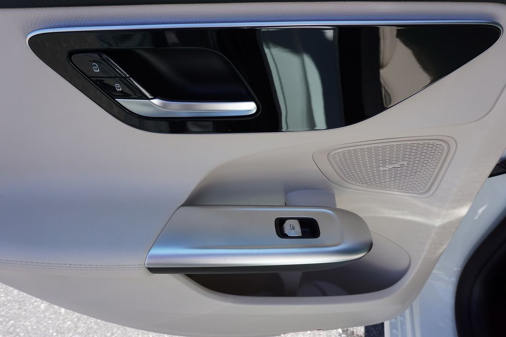 2025 Mercedes-Benz C-Class Sedan C 300 - Photo 41