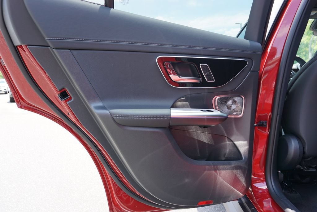 New 2026 MANUFAKTUR Patagonia Red Metallic Mercedes-Benz GLC 300 Coupe image 104