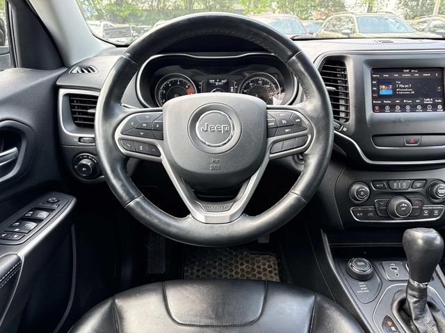 Used 2019 Black Jeep Latitude Plus image 16