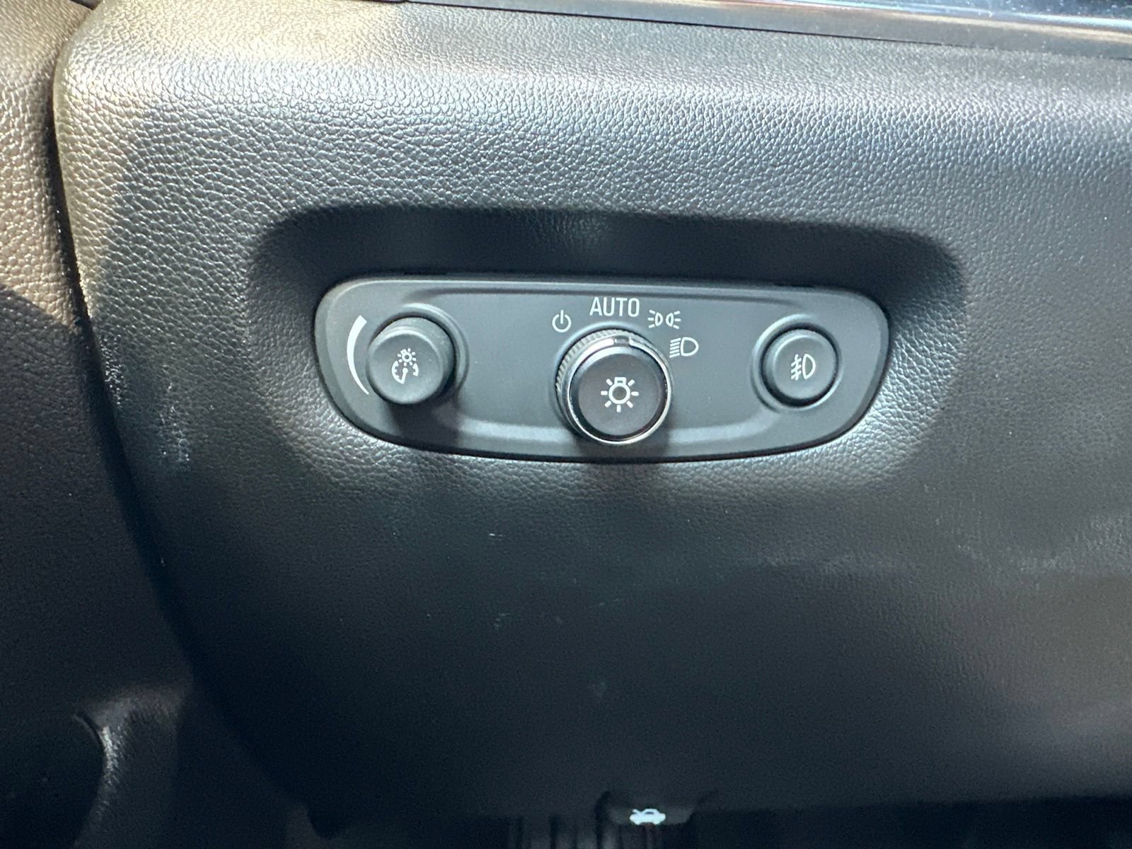 Used 2019 MOSAIC BLACK METALLIC Chevrolet LT Cloth image 35