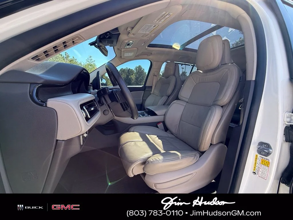 Used 2020 White Lincoln Reserve image 6