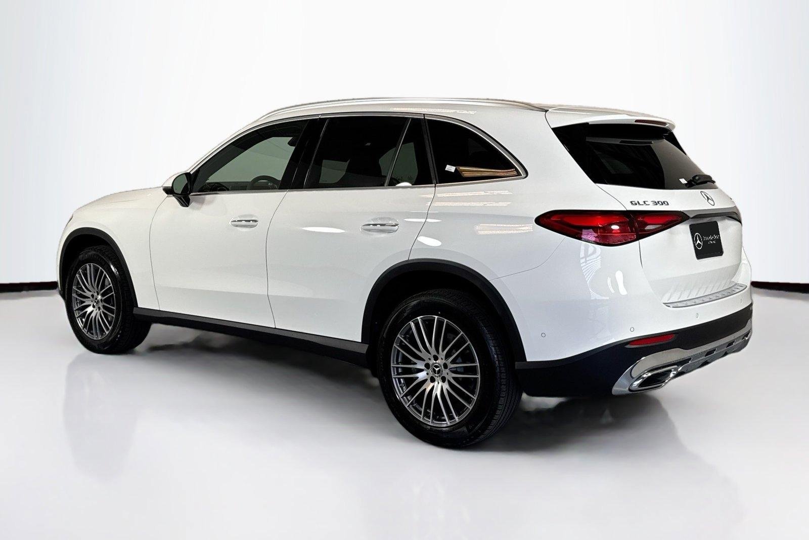 New 2026 Polar White Mercedes-Benz GLC 300 image 7