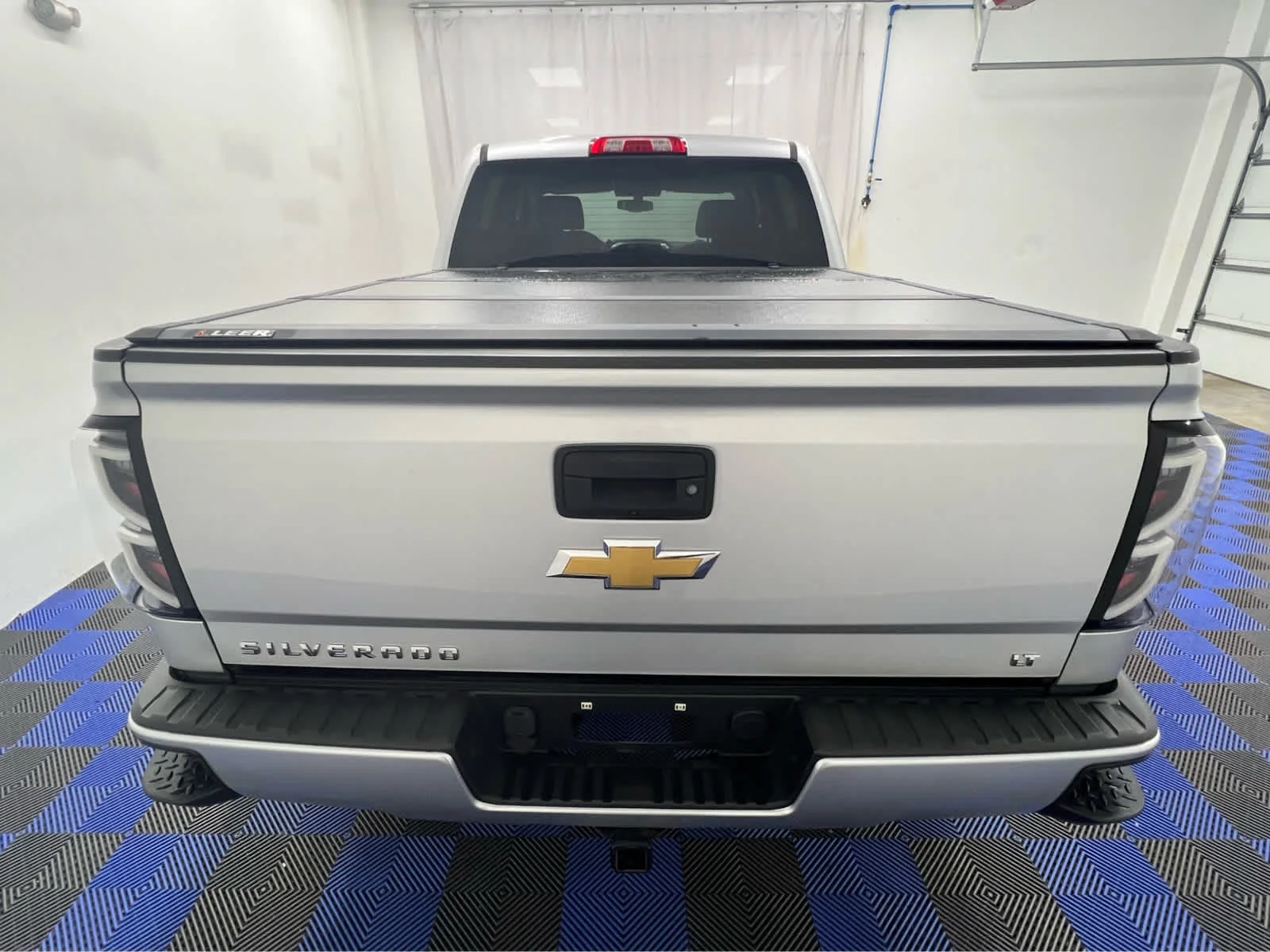 Used 2018 Silver Ice Metallic Chevrolet LT image 6