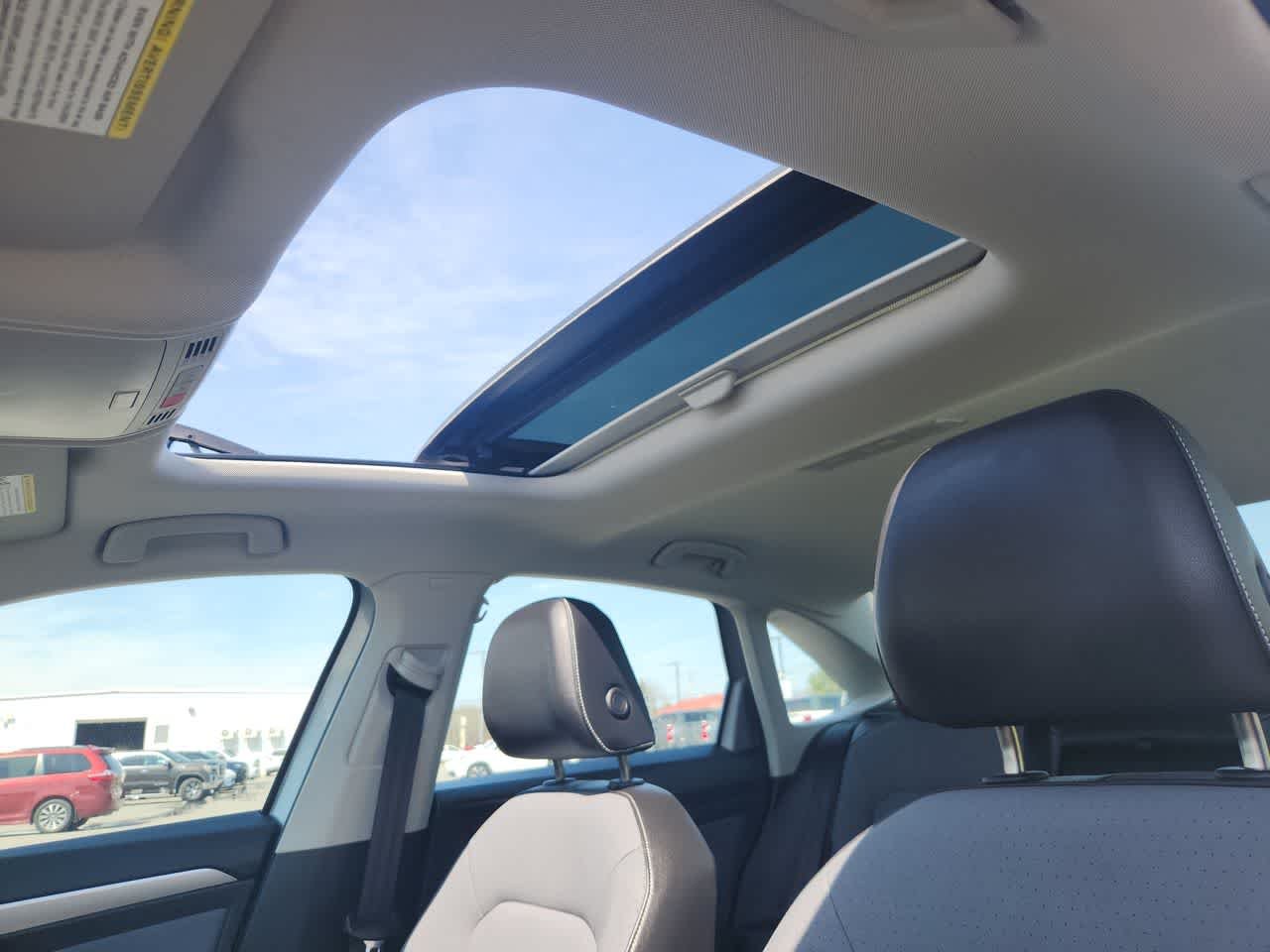 2025 Volkswagen Jetta SE - Photo 11