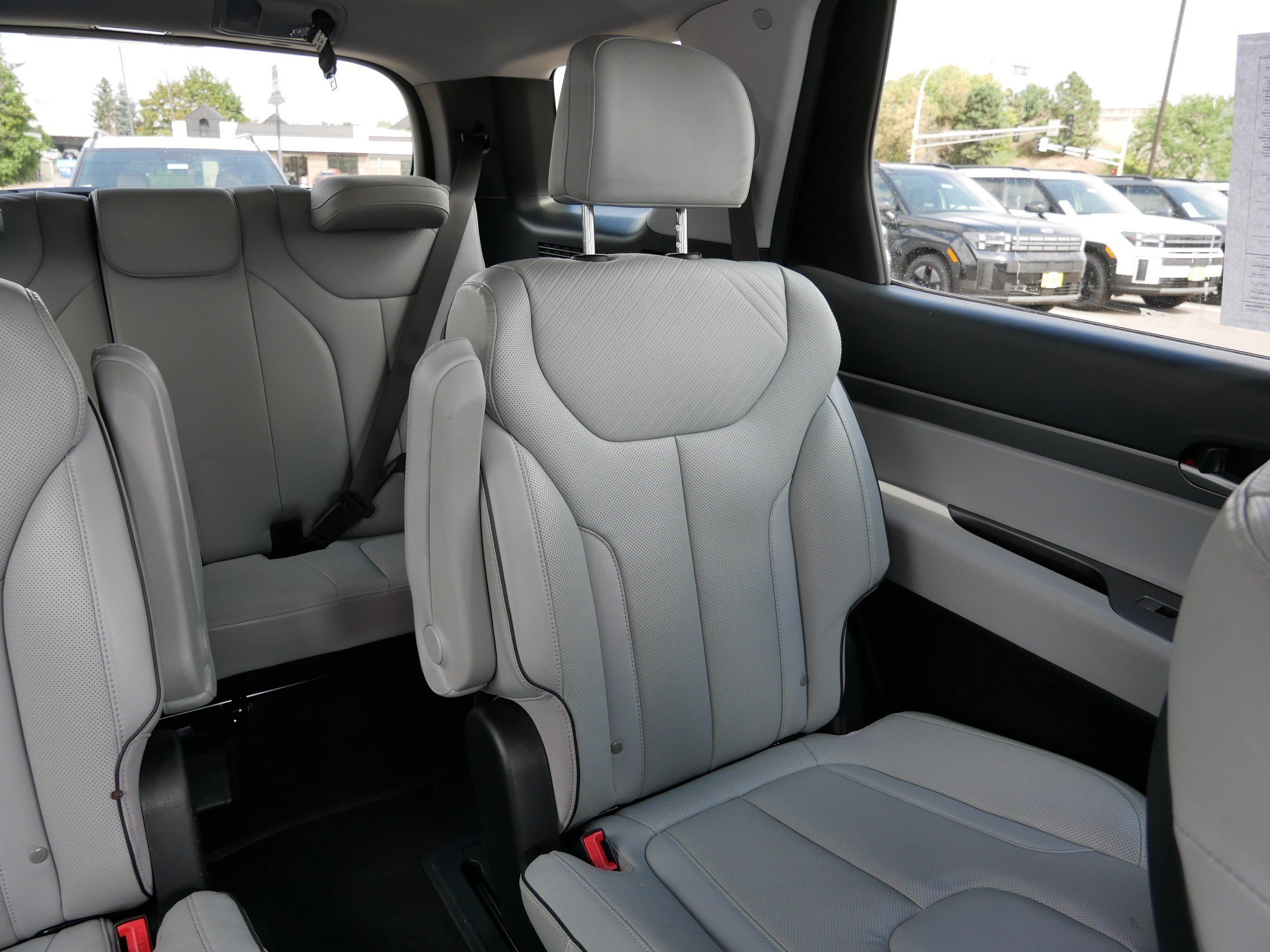Used 2024 Typhoon Silver Hyundai SEL 7P image 14