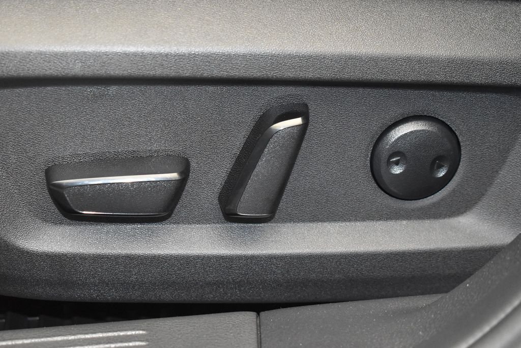New 2026 Everest White Pearl TriCoat / Super Black Two-tone Nissan Platinum image 15