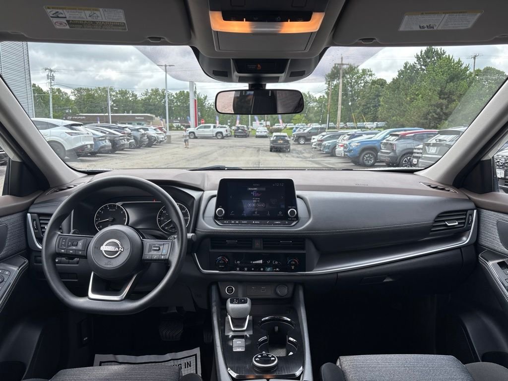 Used 2023 White Nissan SV image 14