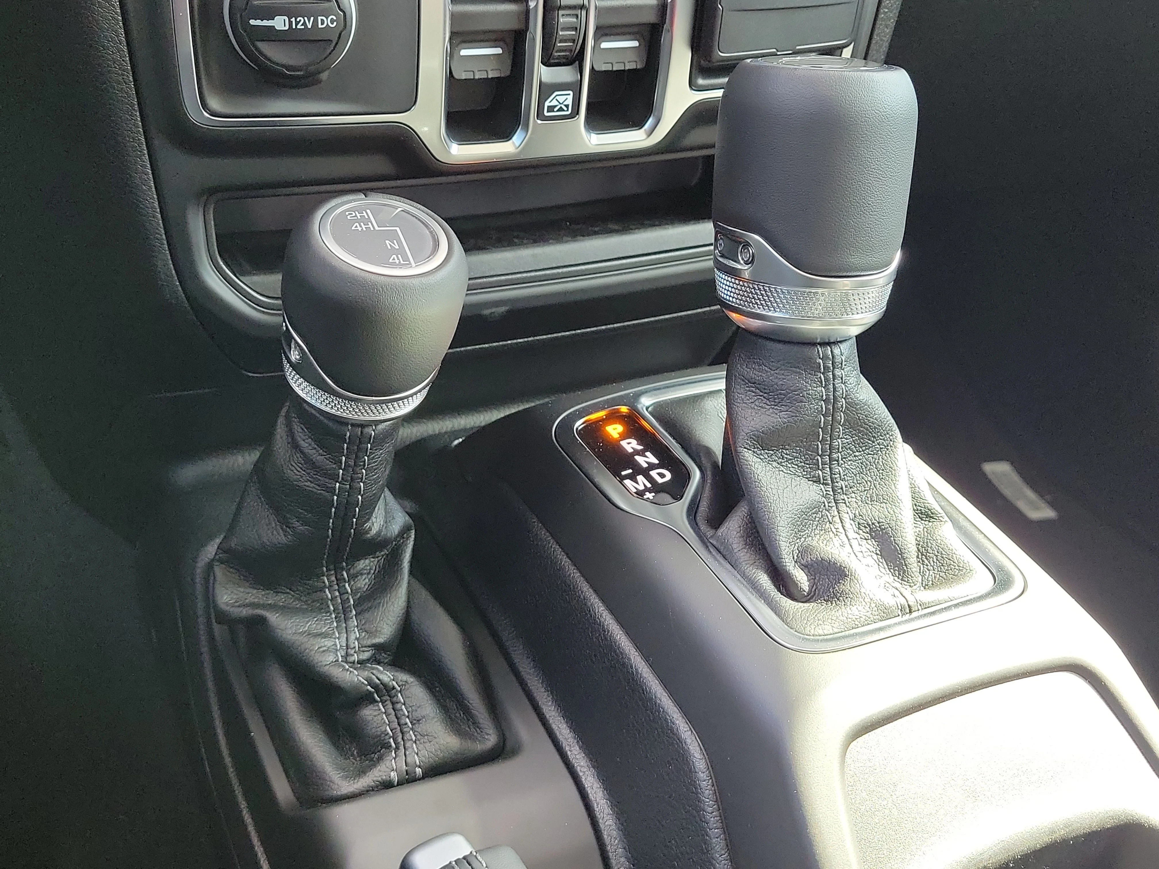 New 2026 Bright White Clearcoat Jeep Sahara image 19