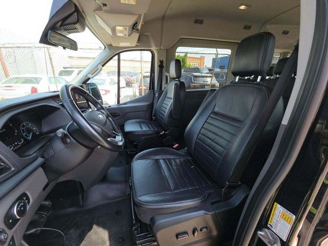 Used 2023 Agate Black Metallic Ford XLT image 4