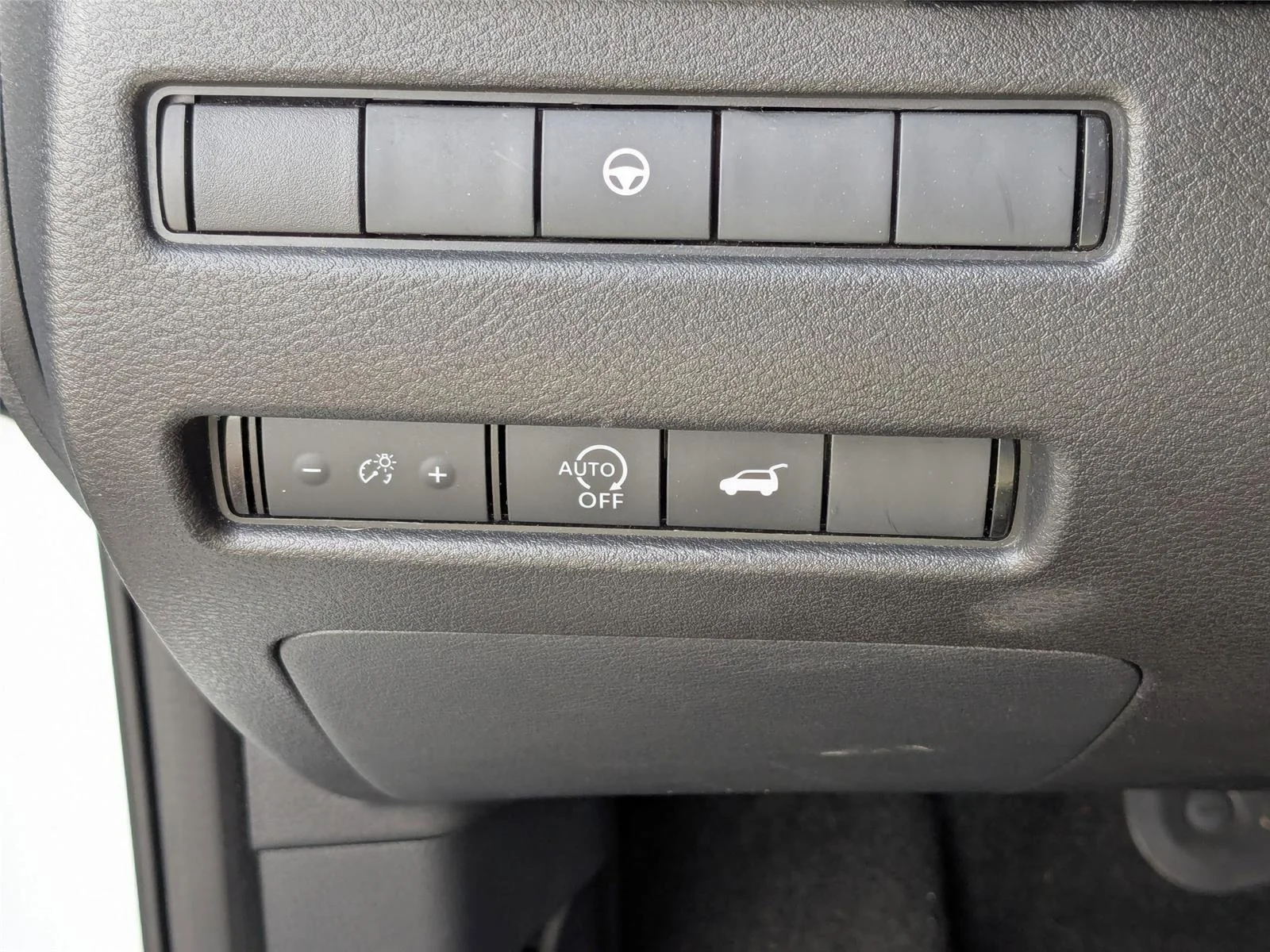 Used 2024 Everest White Pearl Nissan SV image 20