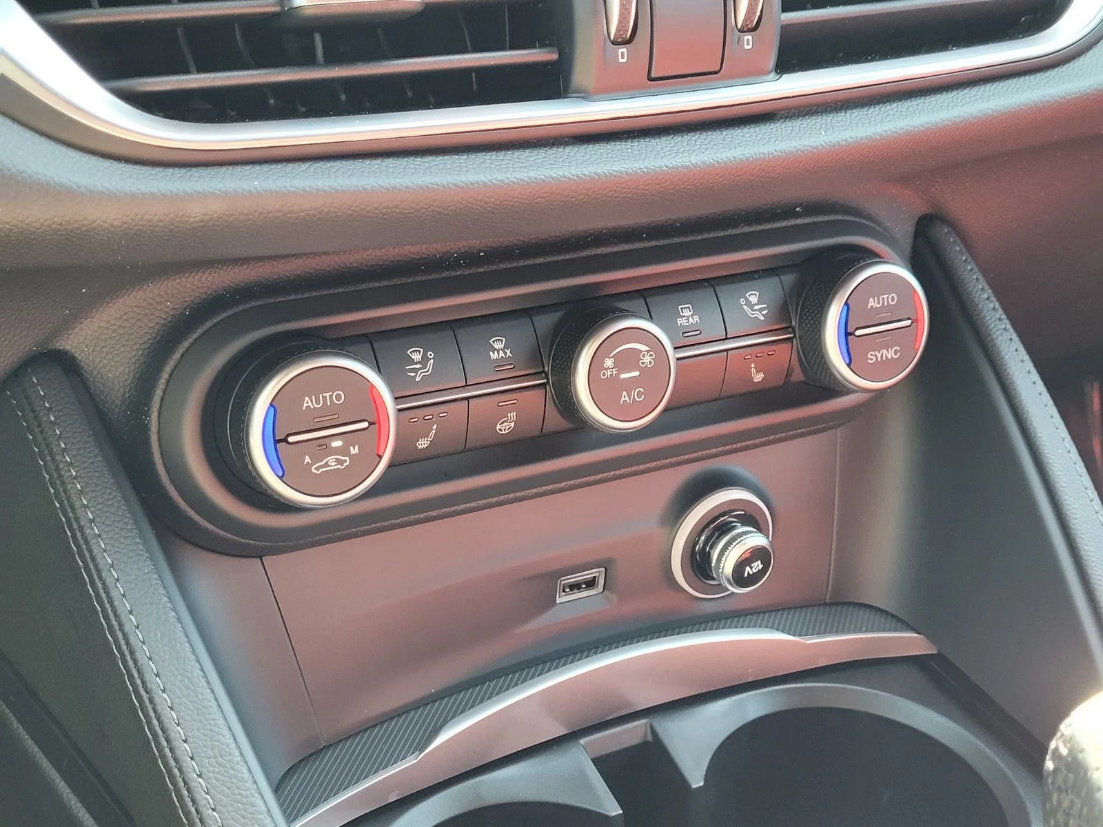 2025 Alfa Romeo Stelvio Base - Photo 22