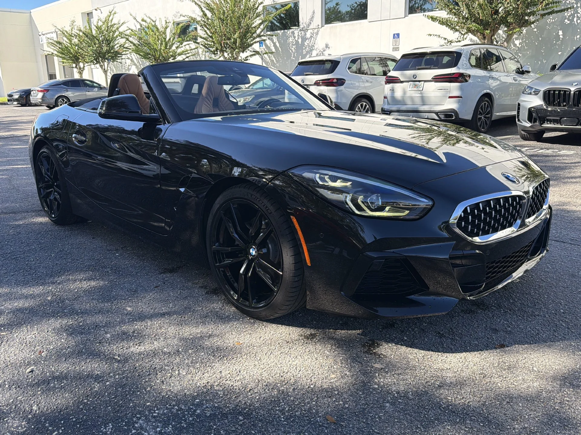 Used 2019 Black Sapphire Metallic BMW sDrive30i image 30