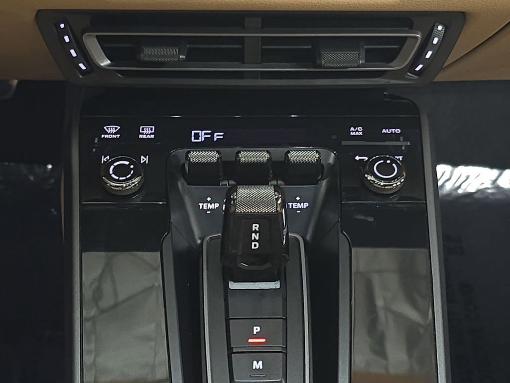 Used 2021  Porsche Carrera image 19