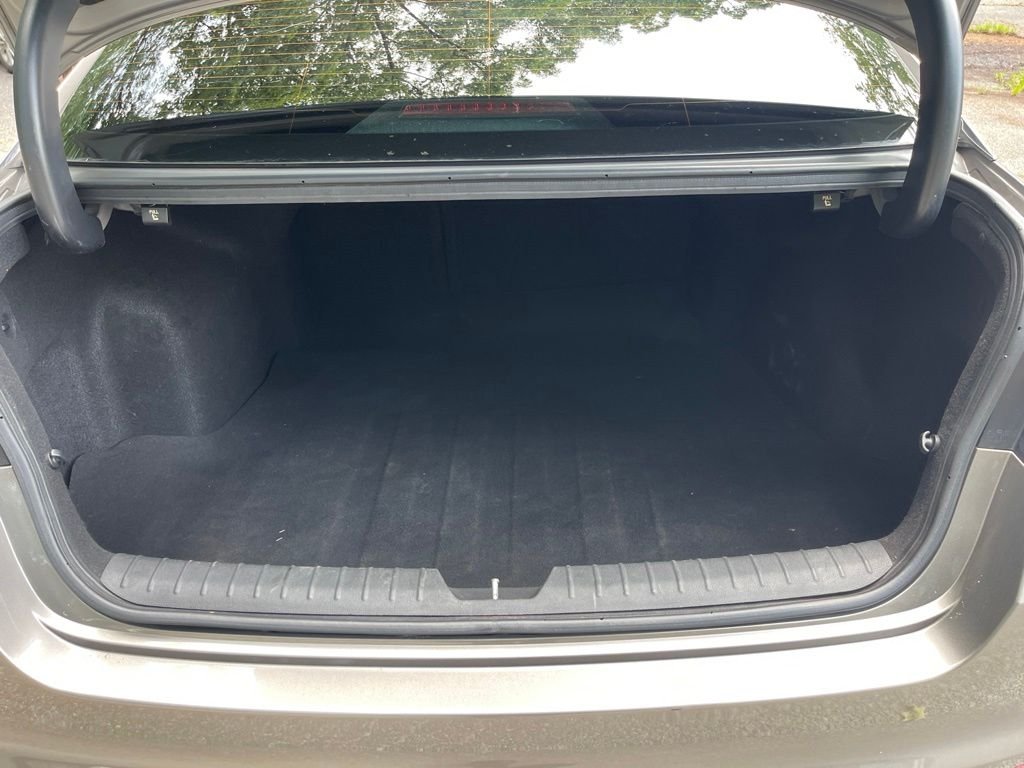 Used 2017 Silver Kia LX image 21