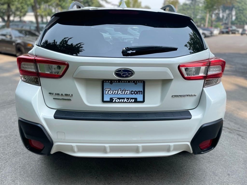 Used 2018 Crystal White Pearl Subaru 2.0i Premium image 5
