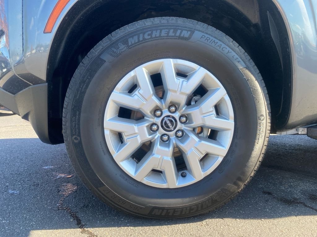 Used 2022 Gray Nissan SV image 24
