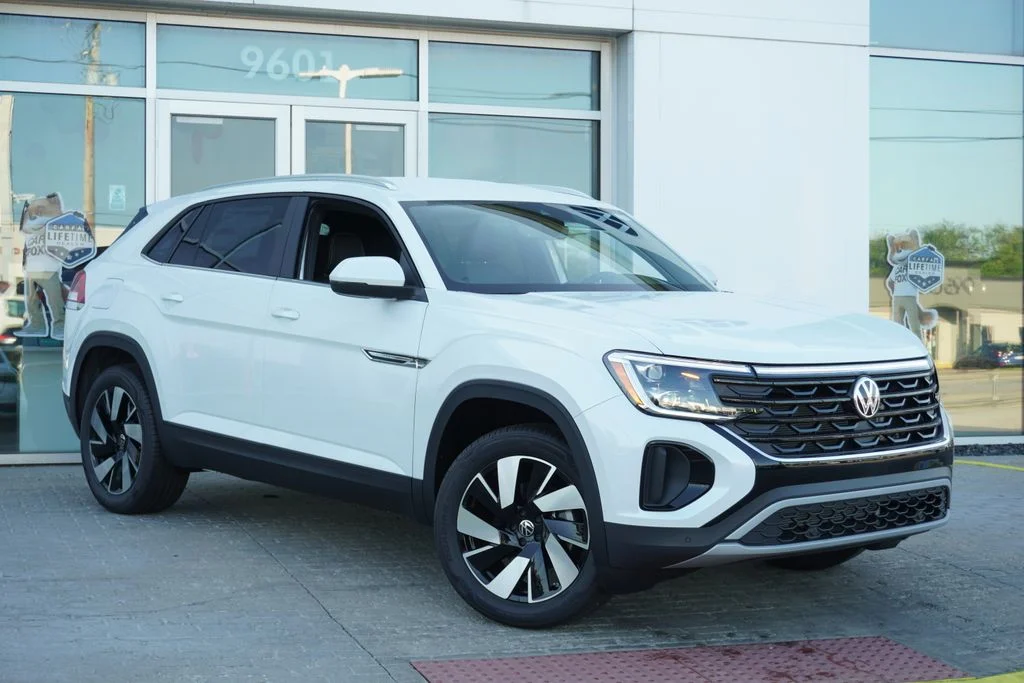 New 2026 White/off-white Volkswagen 2.0T SE w/Technology image 4