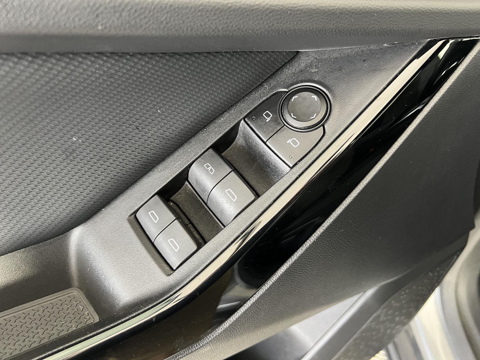 Used 2025 Sterling Gray Metallic Chevrolet AWD LT image 4