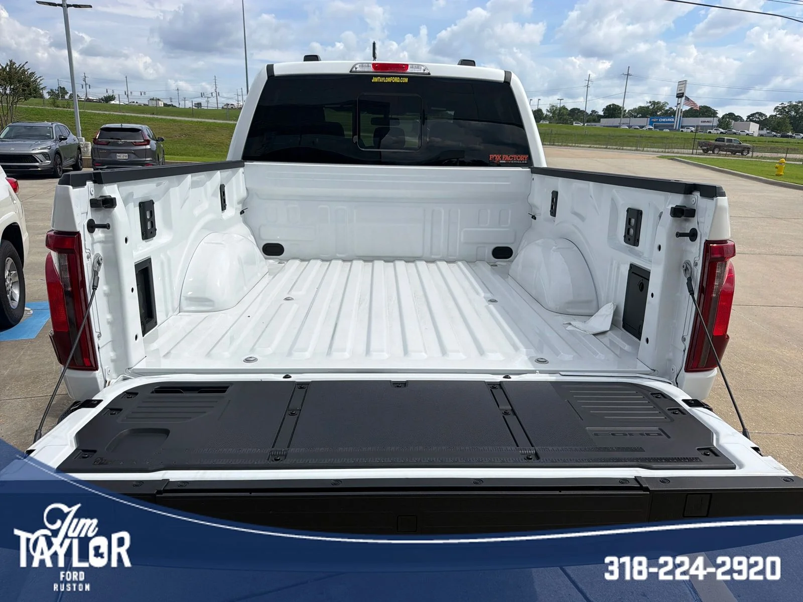New 2026 Oxford White Ford XLT image 28